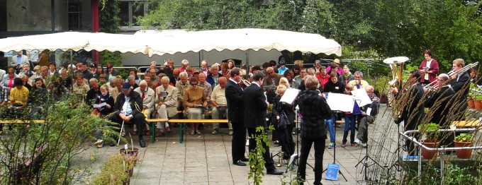 20 J. Storchennest: Gottesdienstgemeinde mit Bläsern